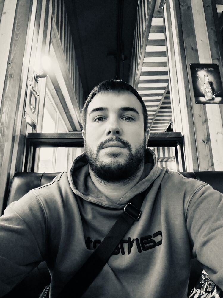  49182078  Stanislav, 32 ,    