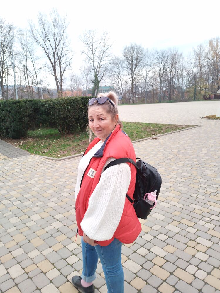  ,   Irina, 61 ,   c 