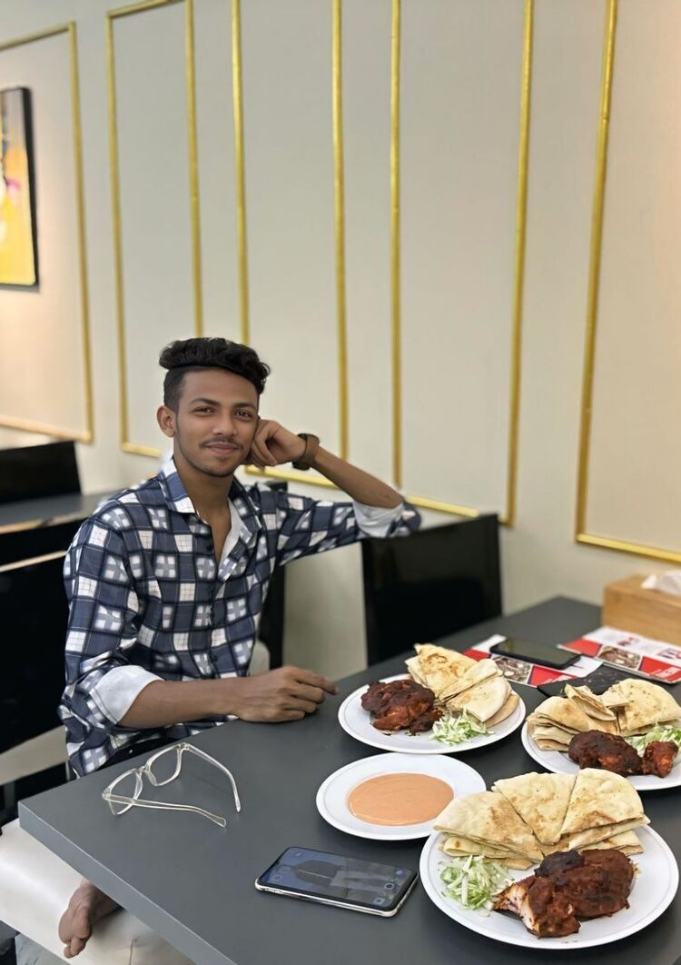  54568878  Mahin, 20 ,    