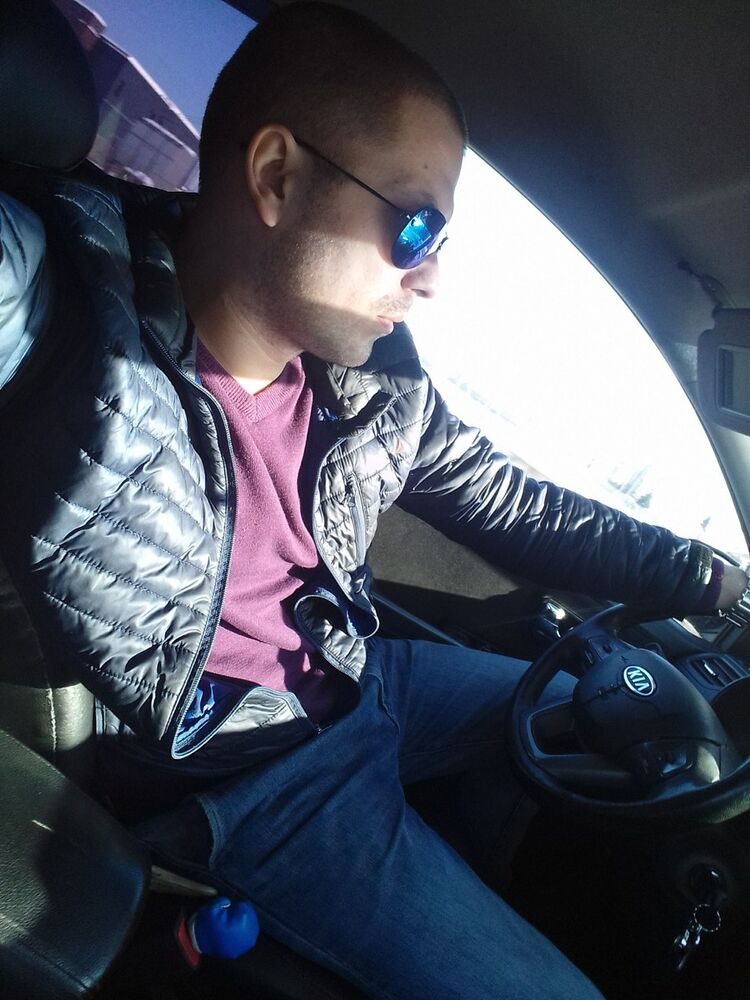  ,   Oleg, 39 ,   