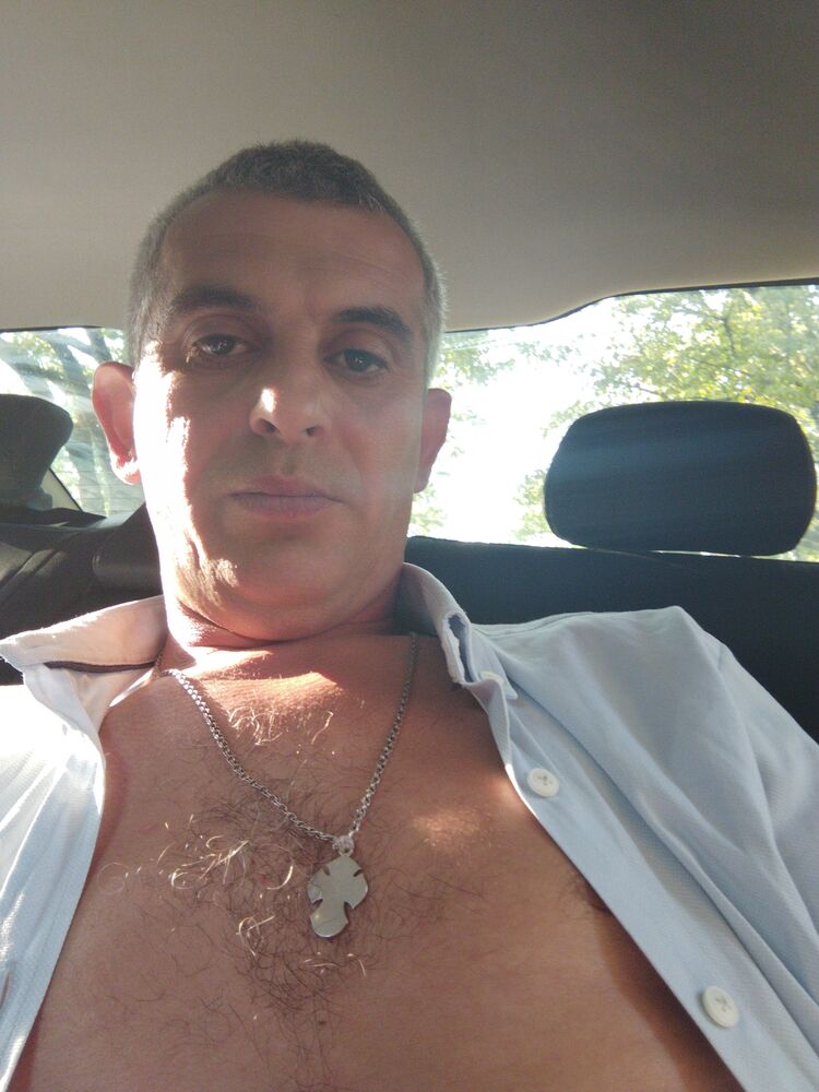  28391718  Zaqro, 38 ,    