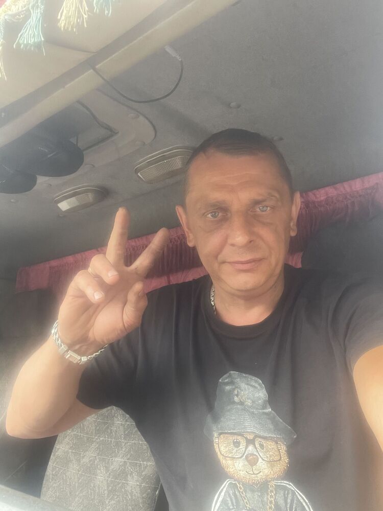  52958898  , 35 ,    
