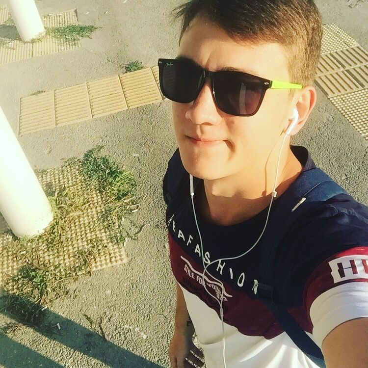  15752068  Alex, 28 ,    