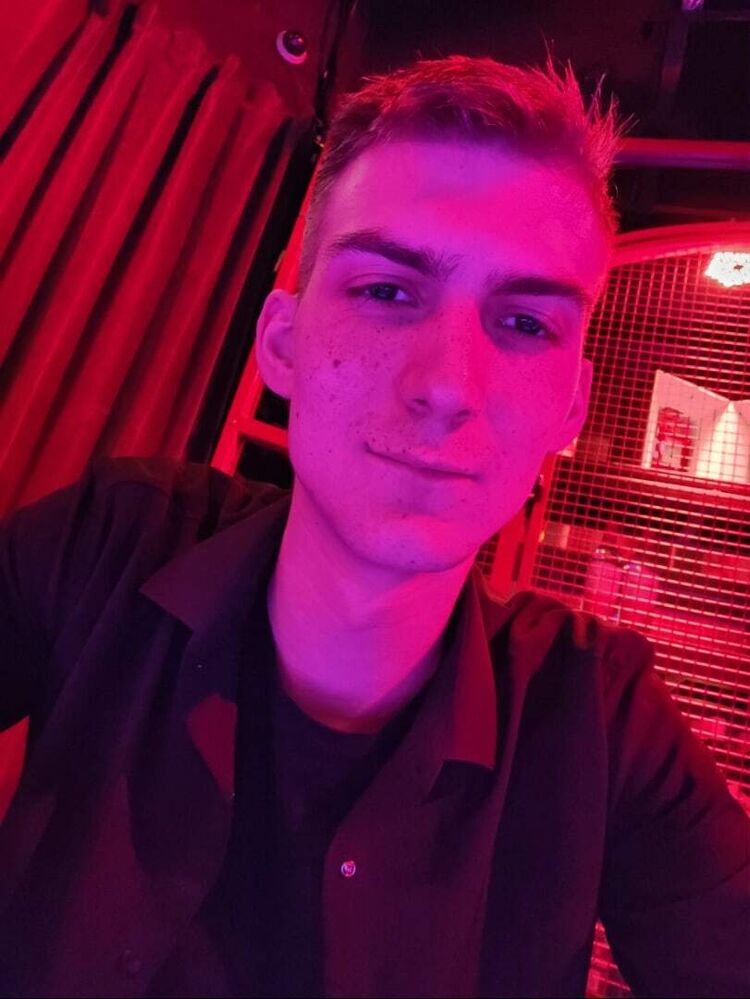  33724848  Kirill, 25 ,    