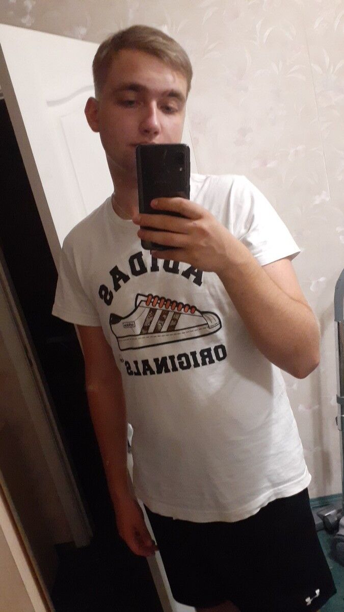  16901468  Nikita, 24 ,    