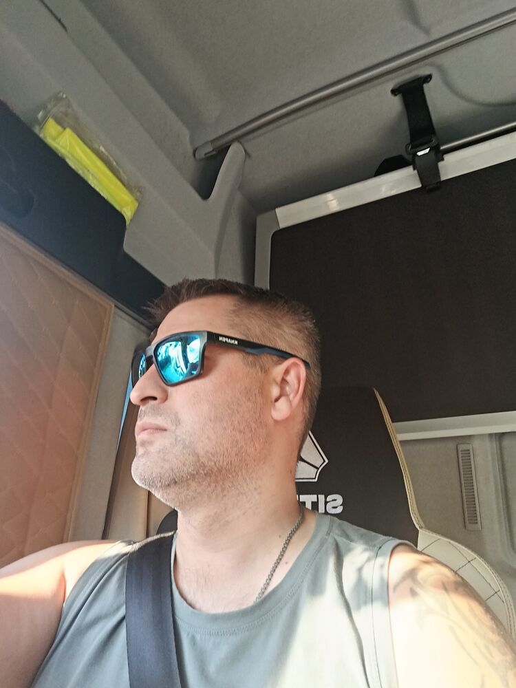  53051188  , 38 ,    -