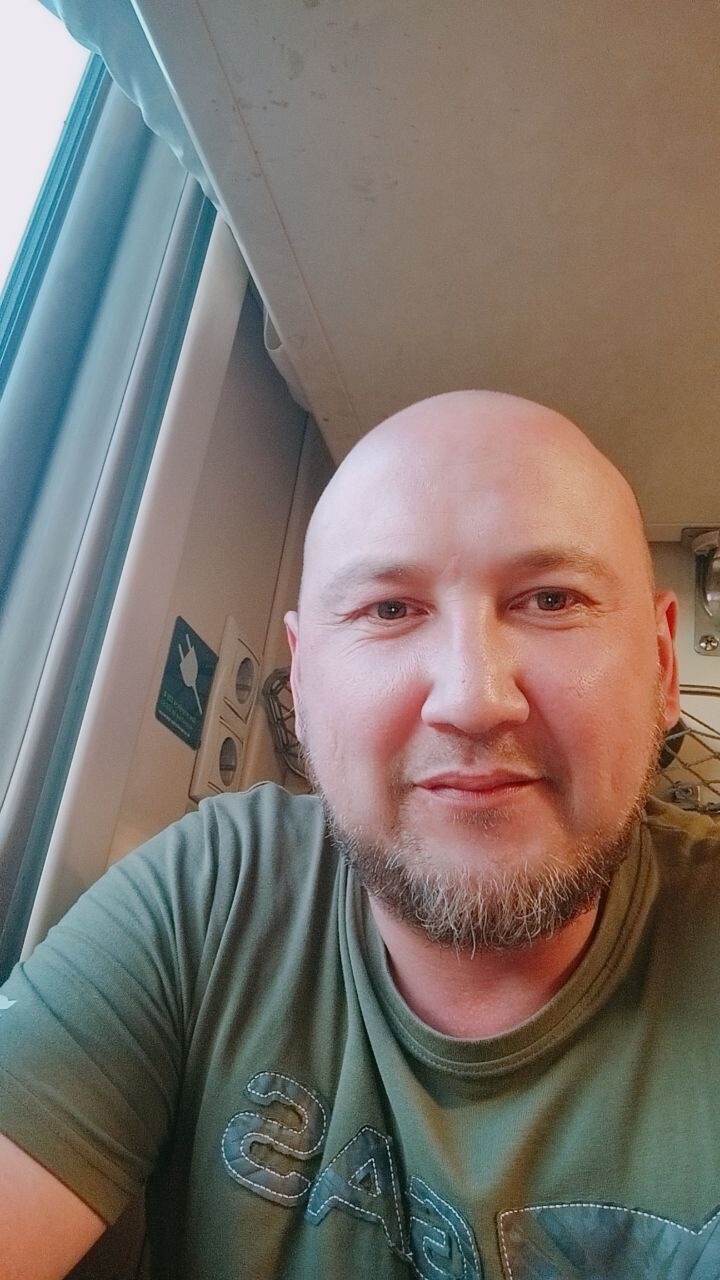  36915888   Sib, 41 ,     