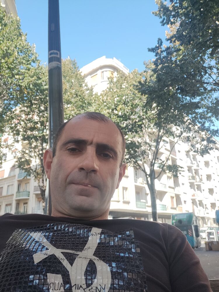  28556548  Garo, 45 ,    