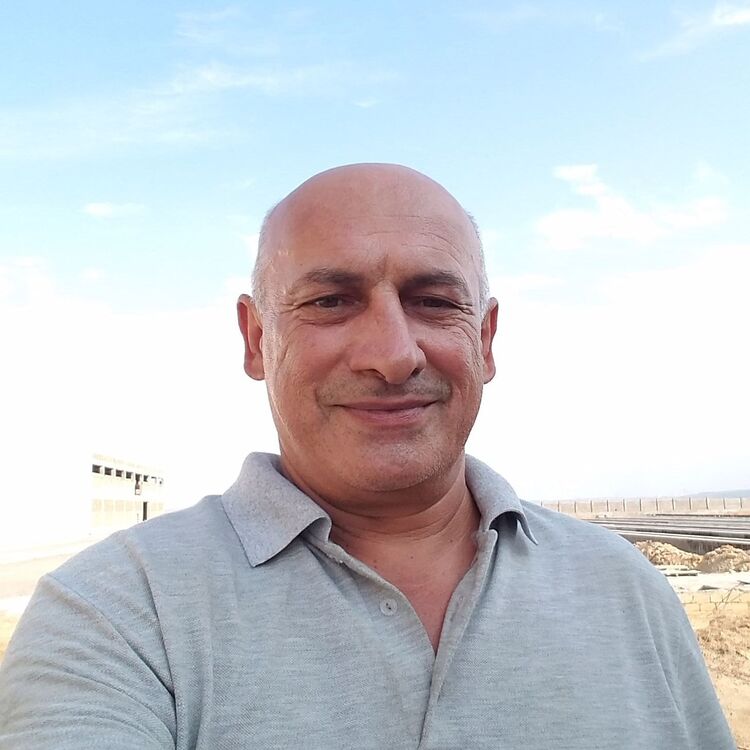  ,   Ruslan, 55 ,   ,   , c 