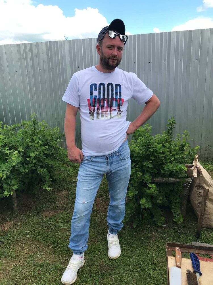  54360198  Konstantin, 39 ,    