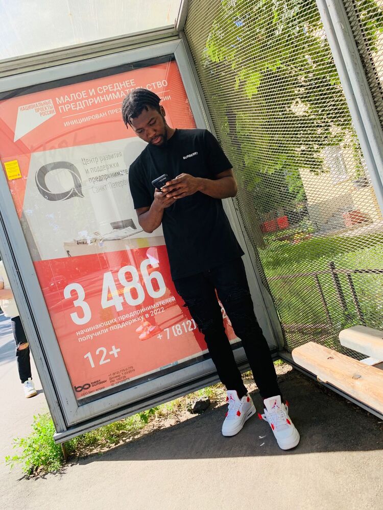  37741248  Lionel, 30 ,    
