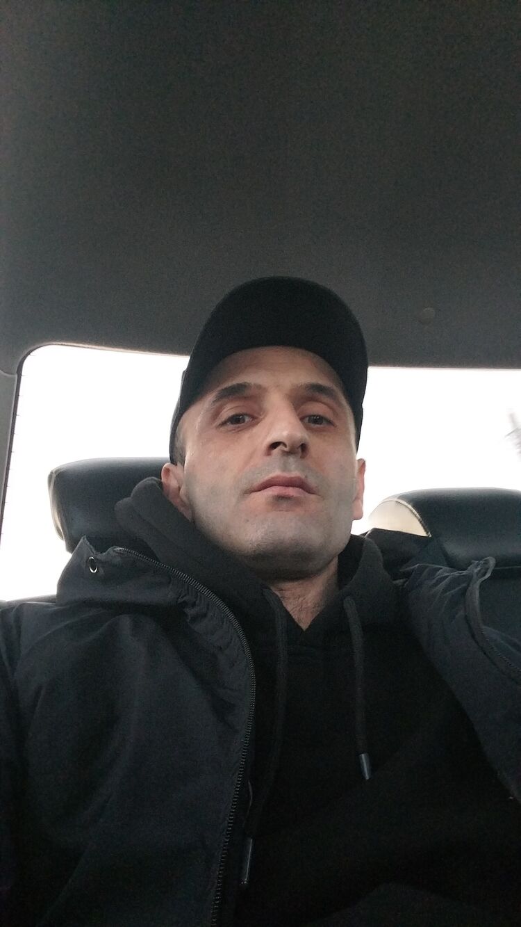  41705528  RUSLAN, 37 ,    