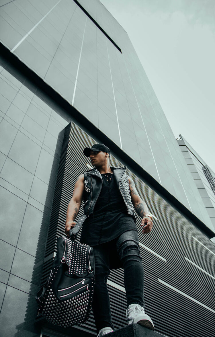  18050808  Emir, 34 ,    