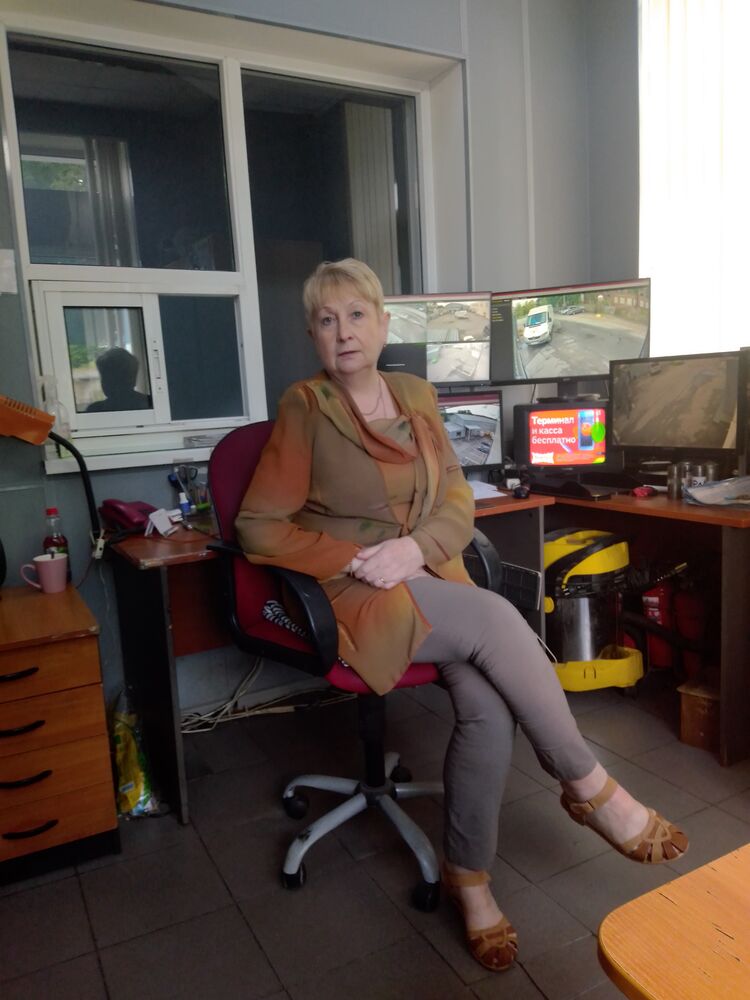 45306748  Elena, 63 ,    -