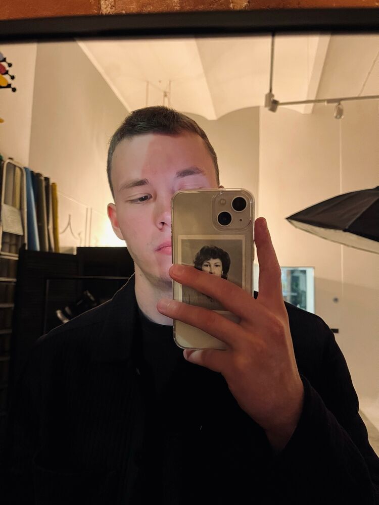  44689638  , 31 ,    