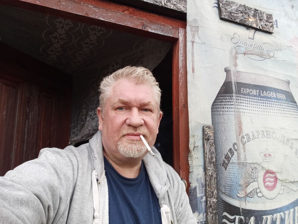  --,   , 52 ,   