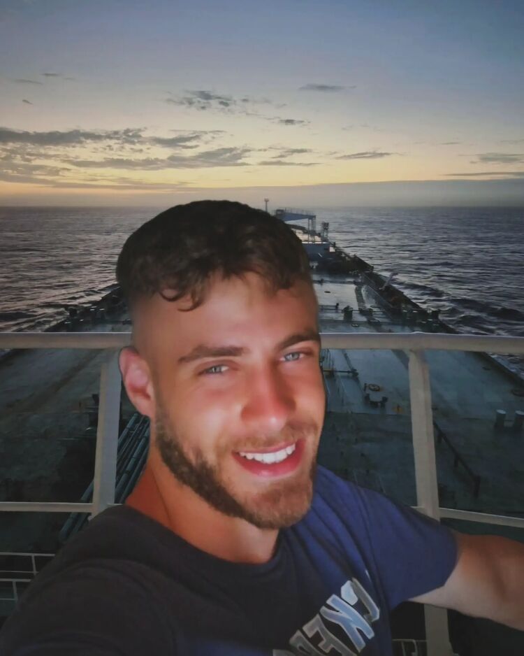  47960358  Dimitris, 24 ,    Villar Del Arzobispo
