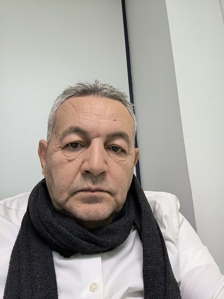  48272578  Turker, 61 ,    