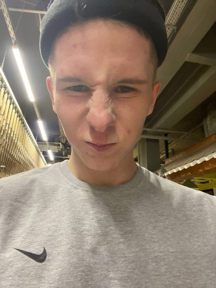  48621858  , 22 ,    