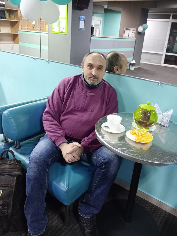  40095878  OLEKSANDR, 59 ,    
