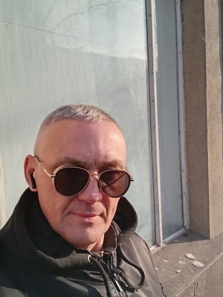  ,   Maks, 46 ,   ,   