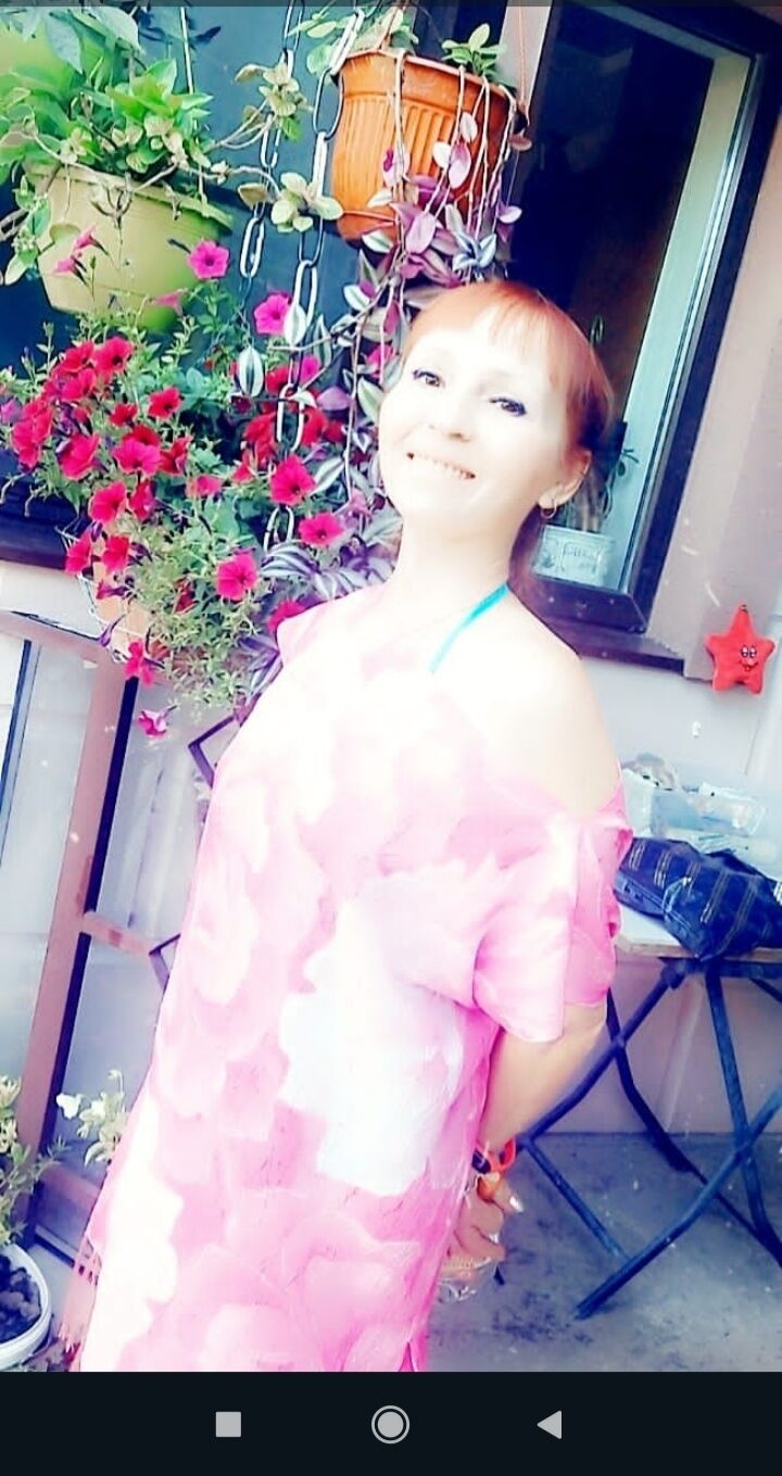  27810628  Julia, 50 ,    