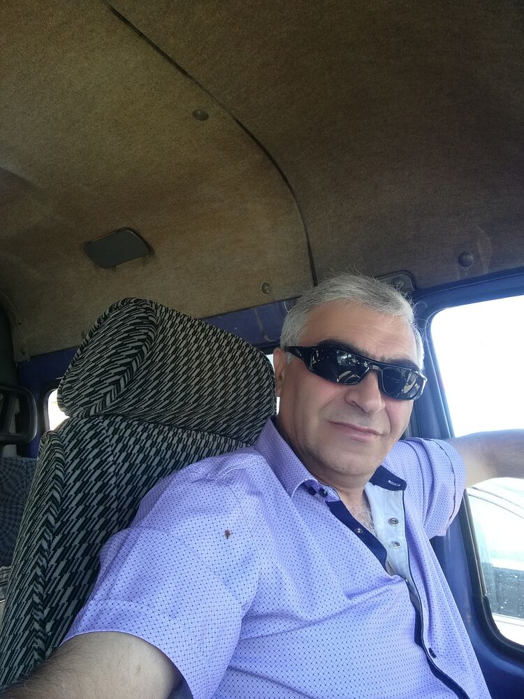   ,   Roki, 49 ,   ,   