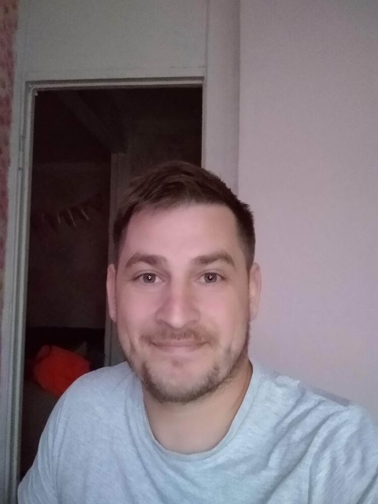  52749298  Andrei, 43 ,    