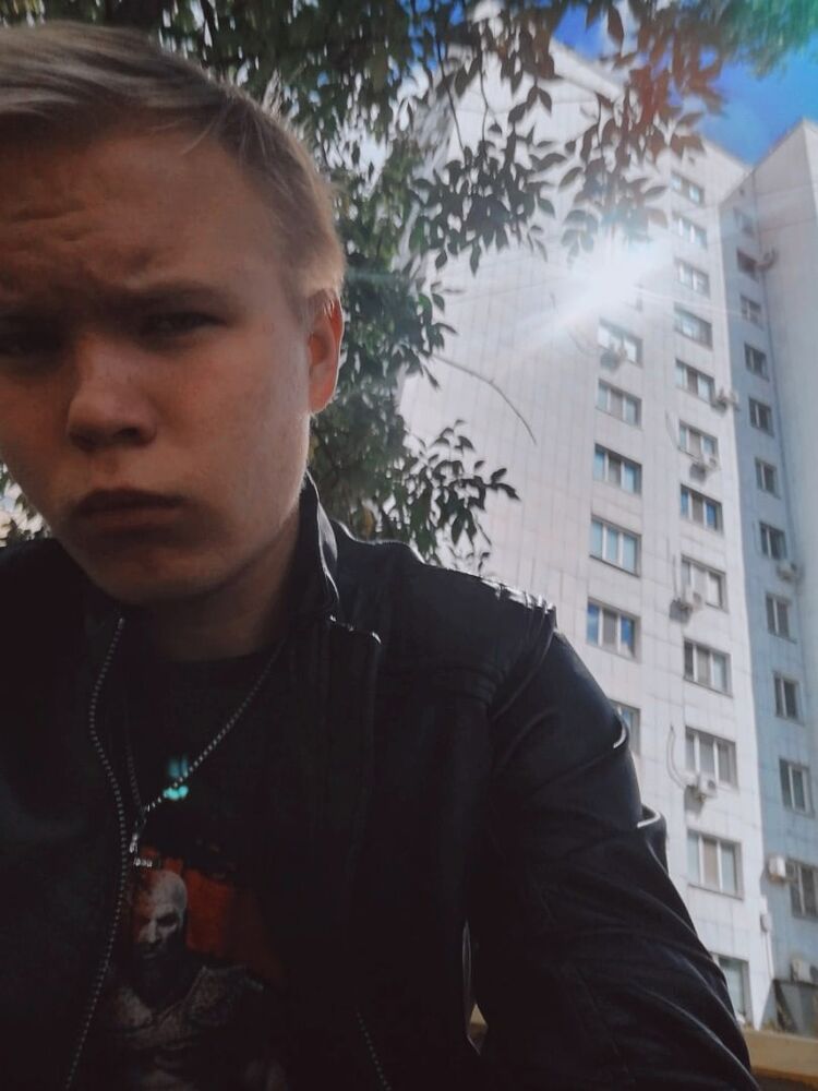  30391278  Pavel, 24 ,    