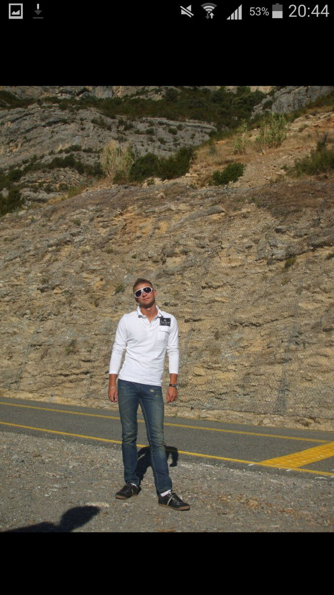  12570798  Artur, 34 ,    