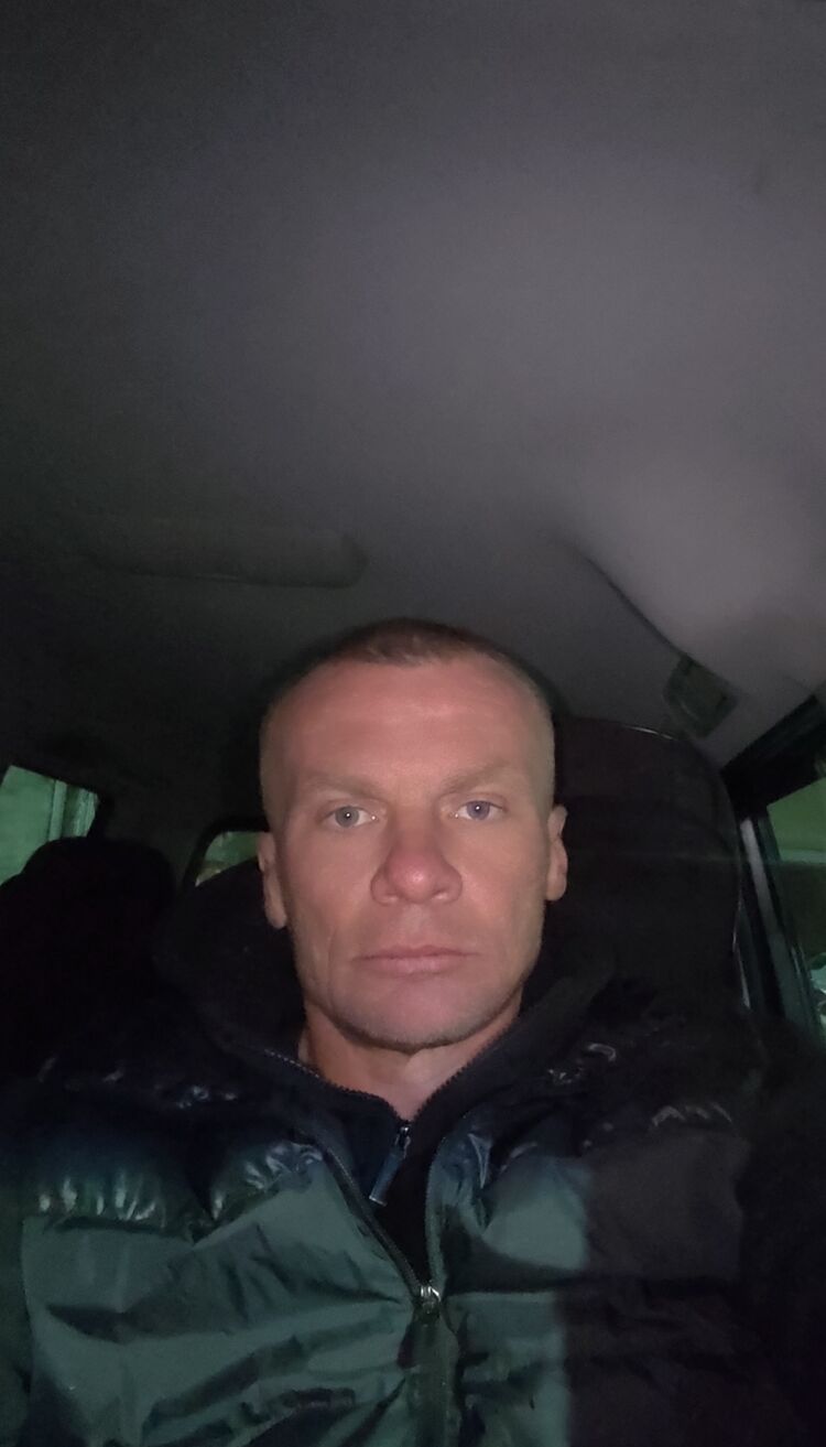  54477768  Frank, 41 ,    