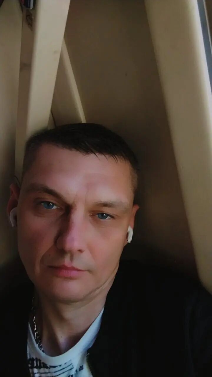  48049308  , 46 ,    