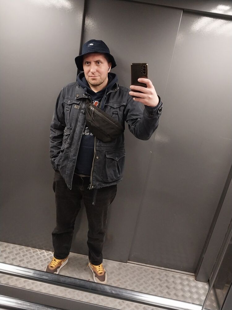 53327968  , 46 ,    