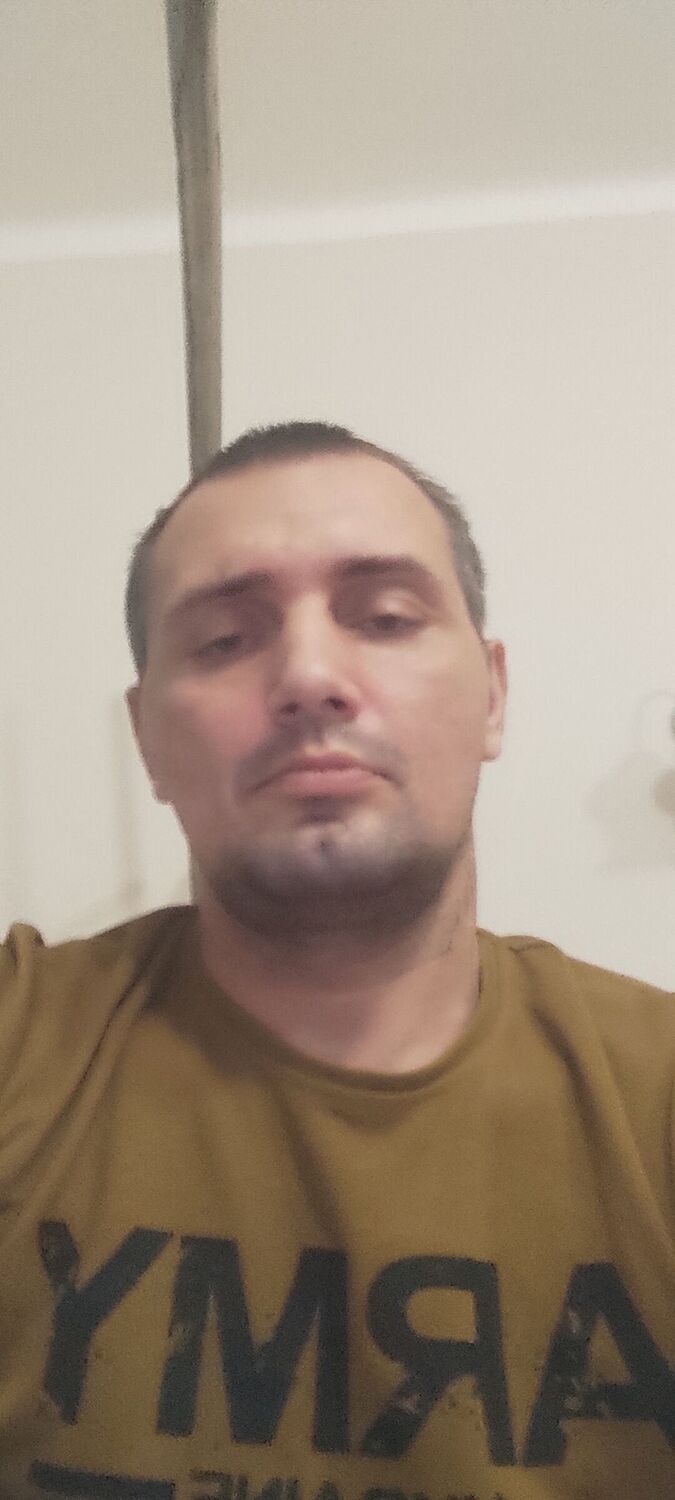  47935978  Andrew, 40 ,    