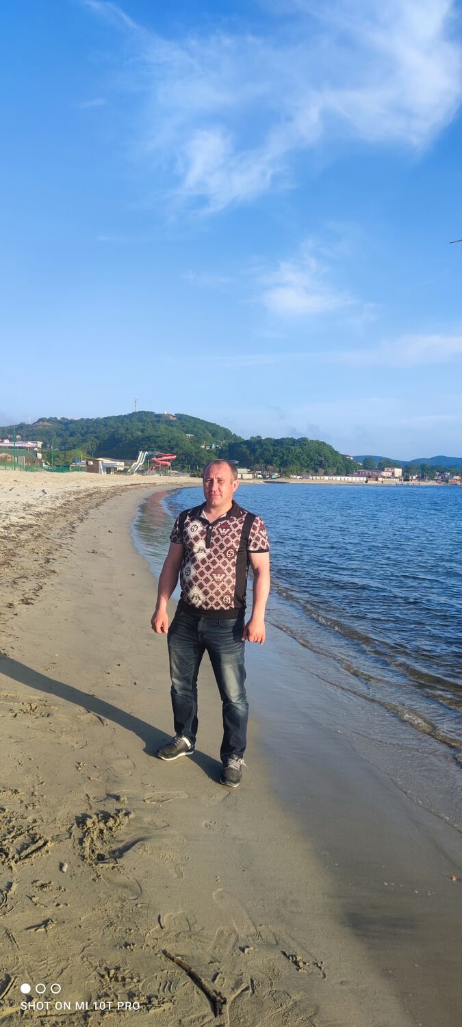  27359948  Ivan, 38 ,    