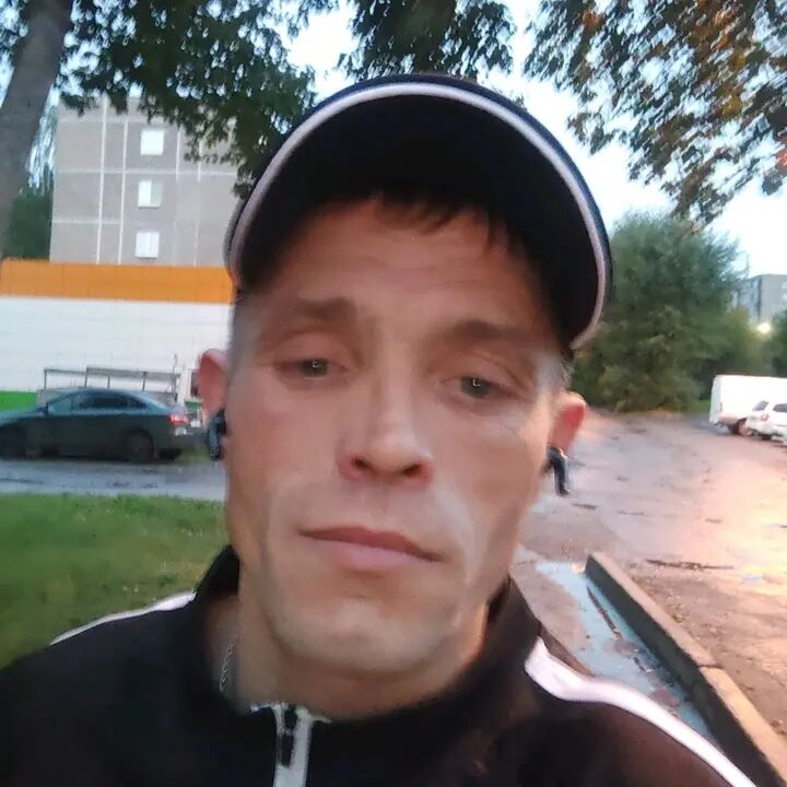  48452828  , 39 ,     