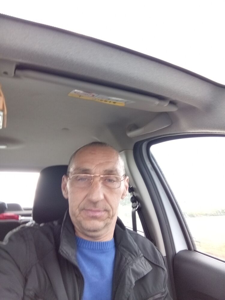  45658878  Slava, 51 ,    