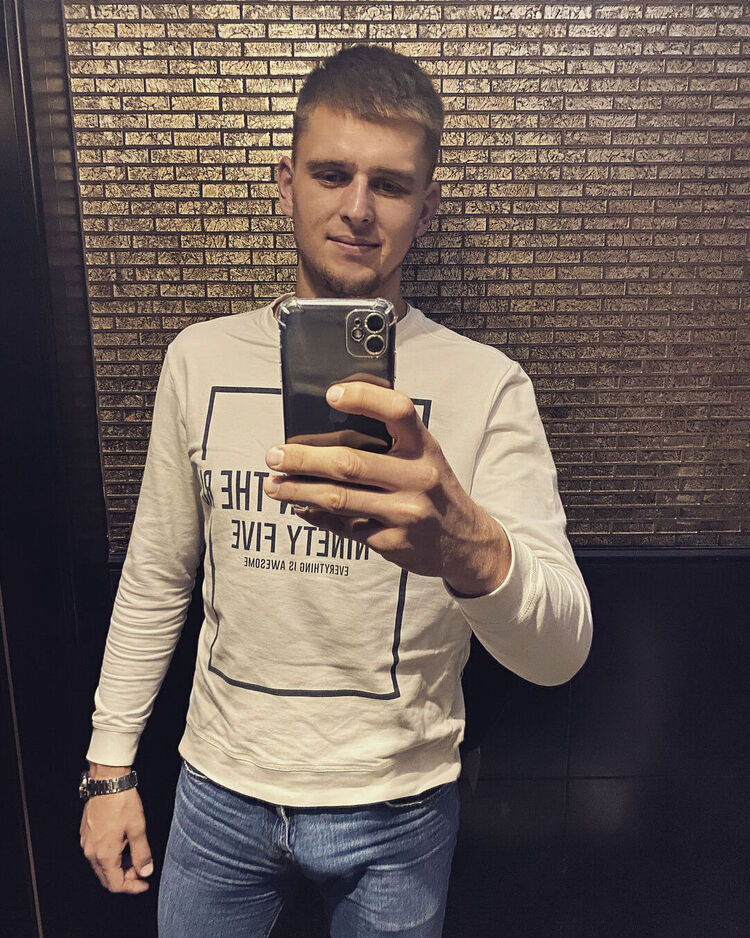  24097818  Vanya, 25 ,    