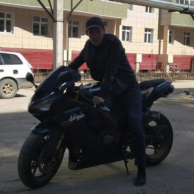  37784638  , 44 ,    