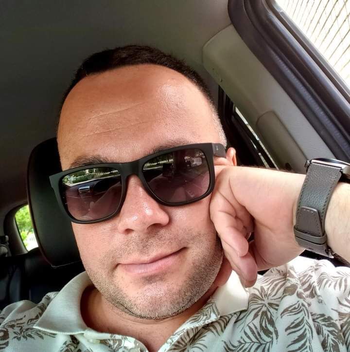  Kartuzy,   Vitalii, 39 ,   ,   , c , 