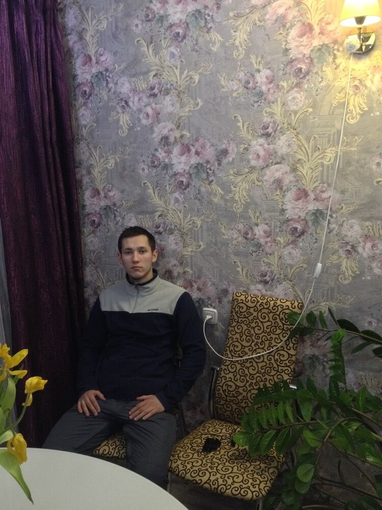  ,   Rinat, 32 ,   