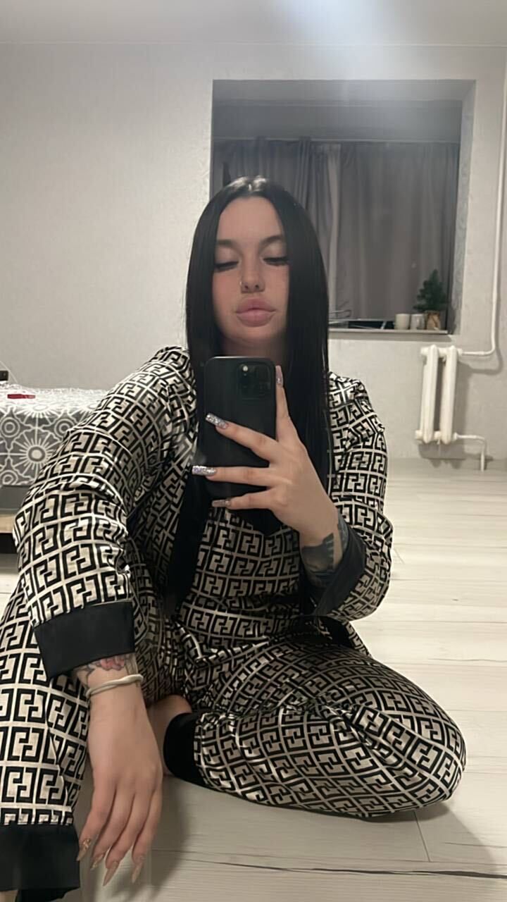  46724618  Lolaiskra, 24 ,    