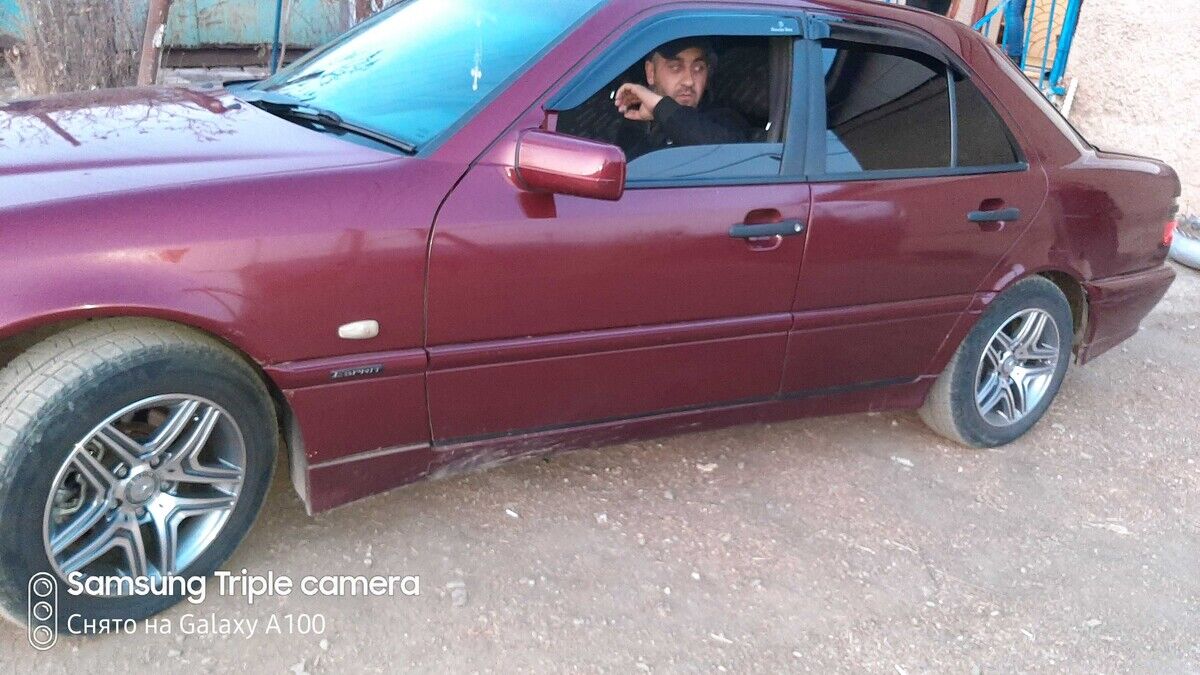  20234988  Armen, 40 ,    