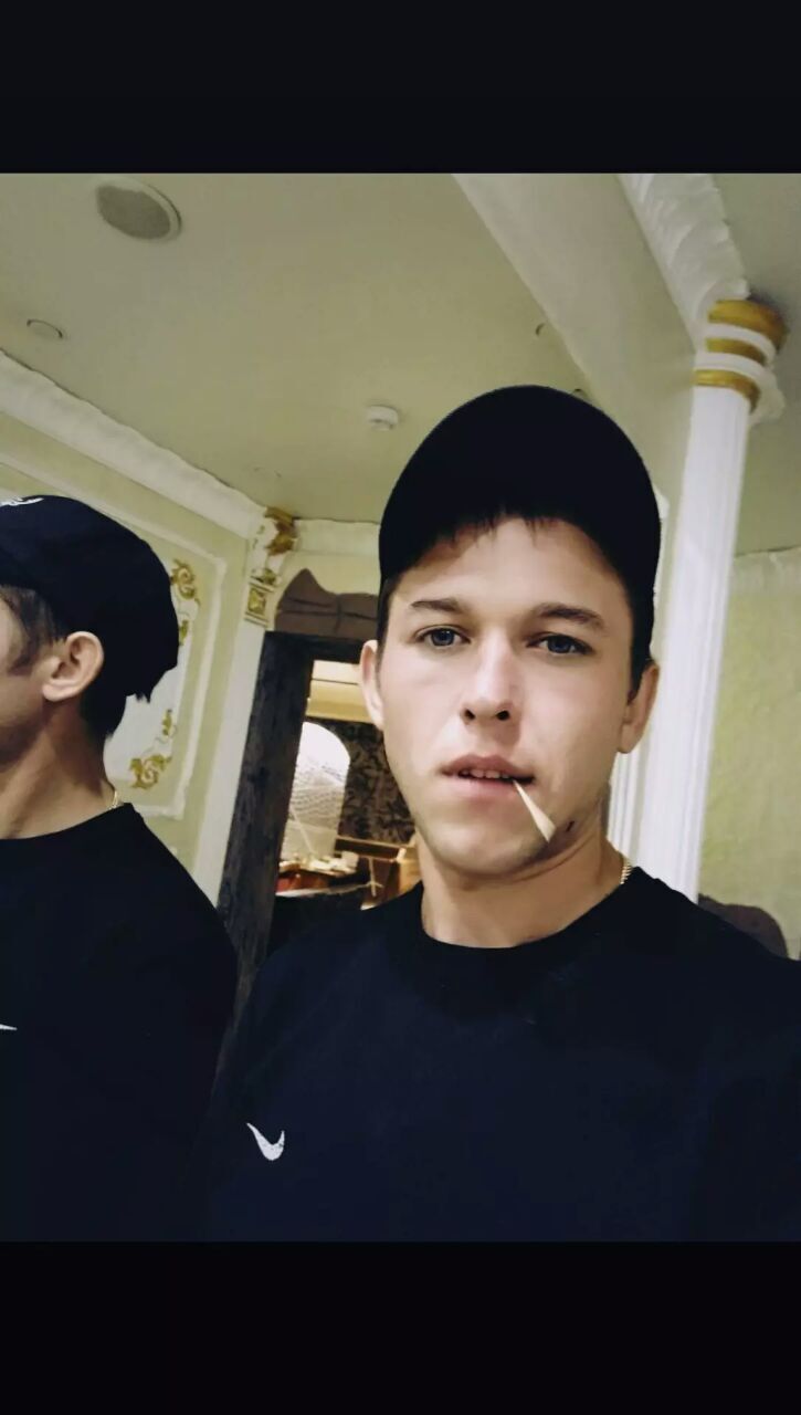  46737898  Konstantin, 27 ,    