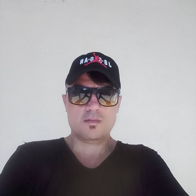  ,   Mihda Akella, 27 ,   ,   