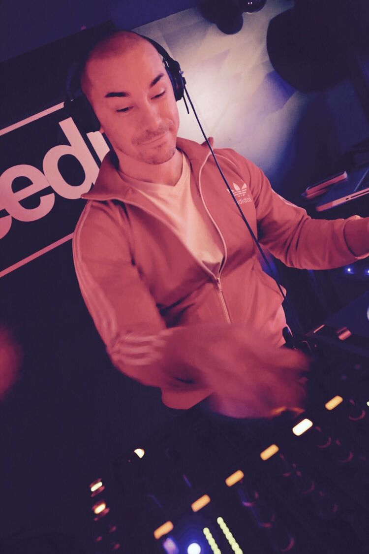  Livry,   Frenchycool, 18 ,   ,   