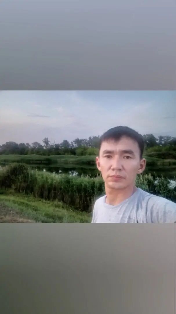  47542348  Omirbek, 38 ,    