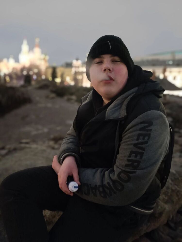  34114398  Vlad, 20 ,    