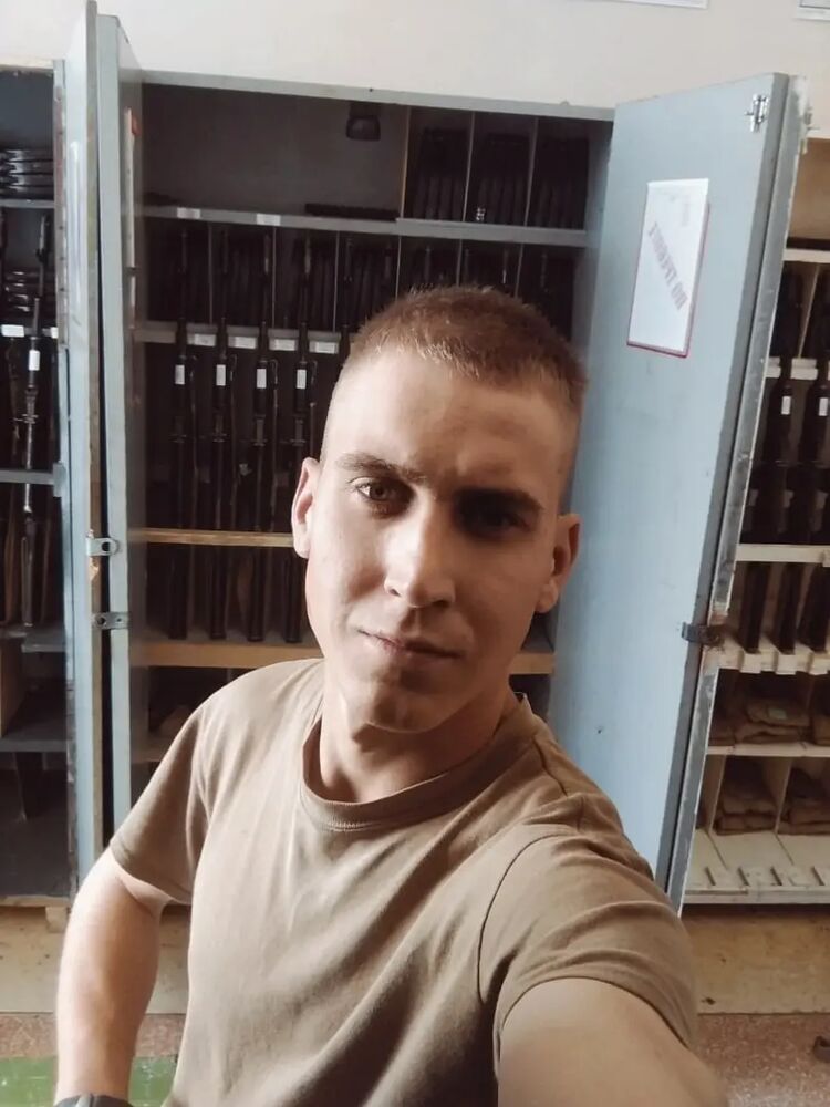  29303538  Ilya, 27 ,    