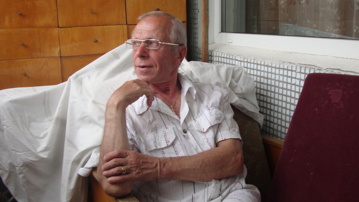  ,   Viktor, 63 ,  
